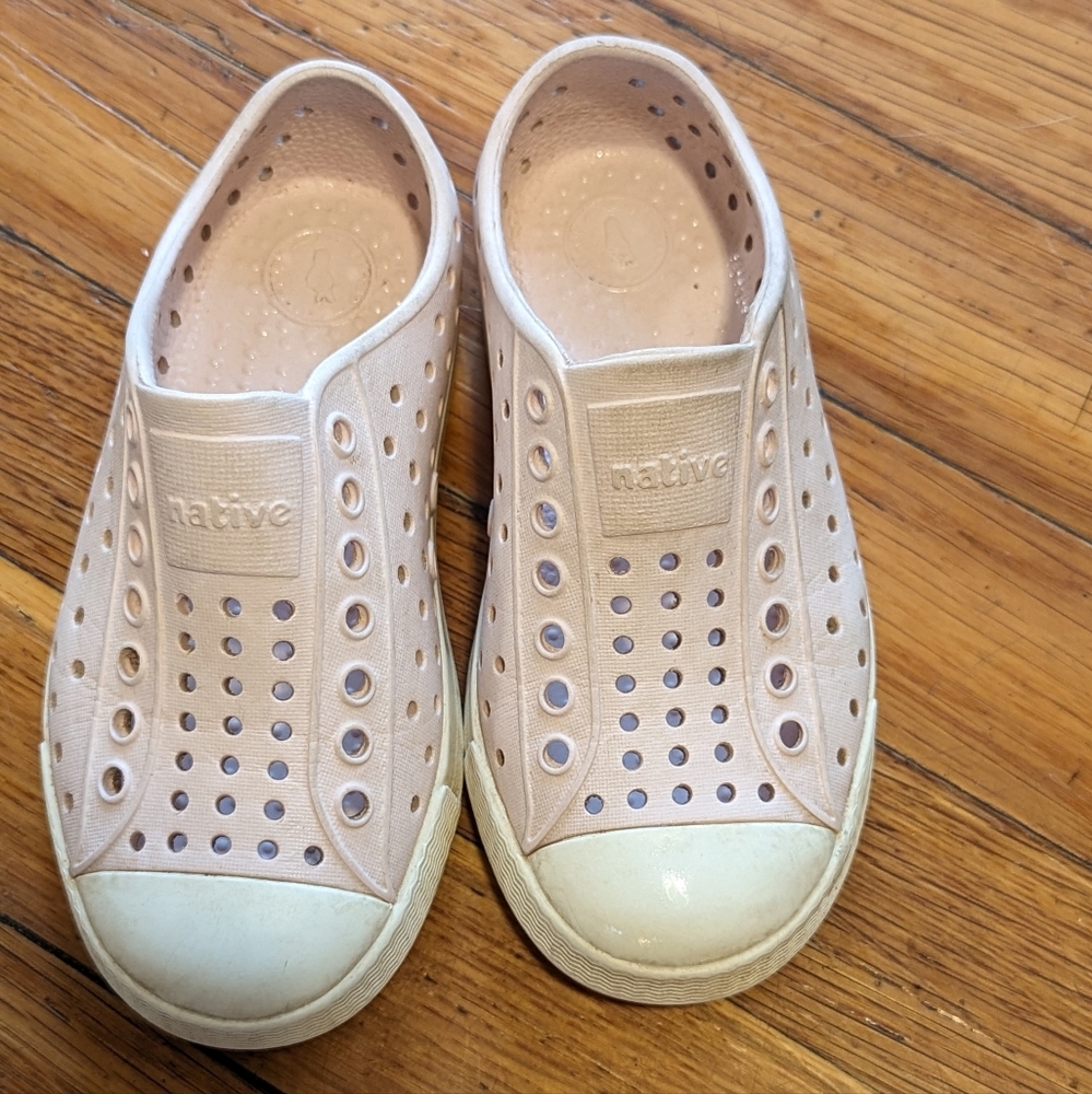 Pink Native, size C9